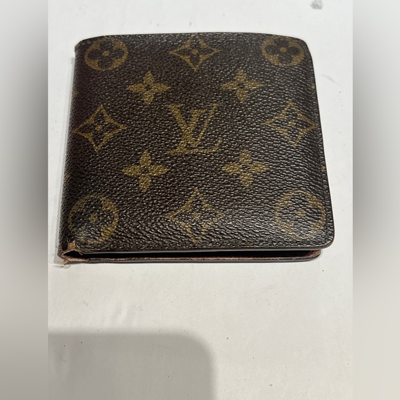 Louis Vuitton Other - Louis Vuitton monogram bifold wallet